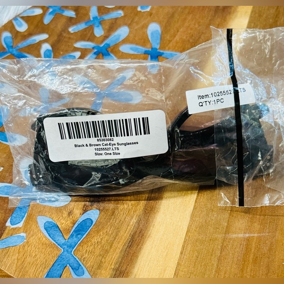 NWT Women’s Steve Madden Sunglasses Black and Brown Cat Eye - Picture 7 of 7